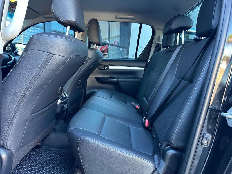 Toyota Hilux CD SRX Plus 4×4 2.8 TDI Die Aut. 2024/2024 CONCEPT MOTORS PASSO FUNDO / Carros no Vale