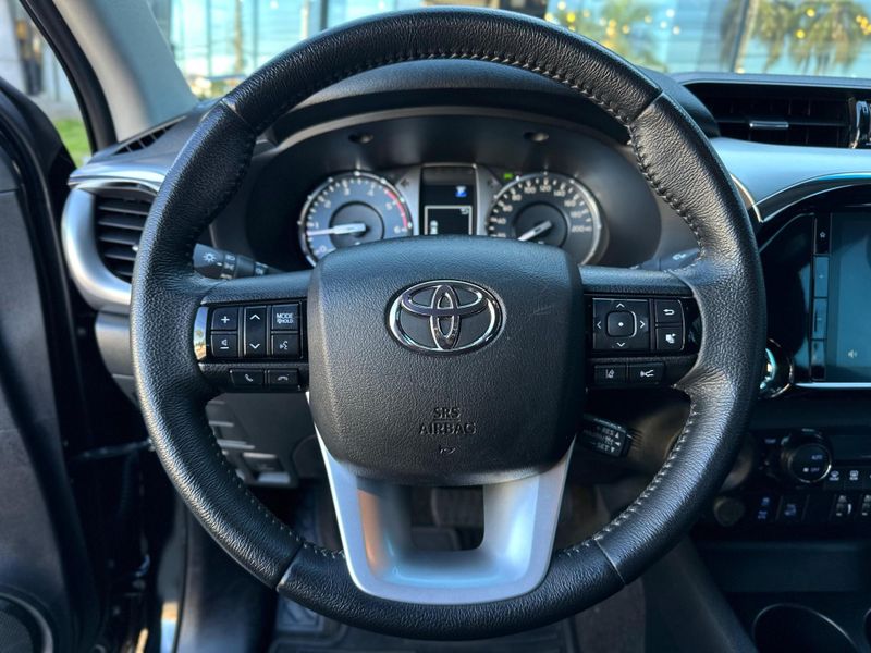 Toyota Hilux CD SRX Plus 4×4 2.8 TDI Die Aut. 2024/2024 CONCEPT MOTORS PASSO FUNDO / Carros no Vale