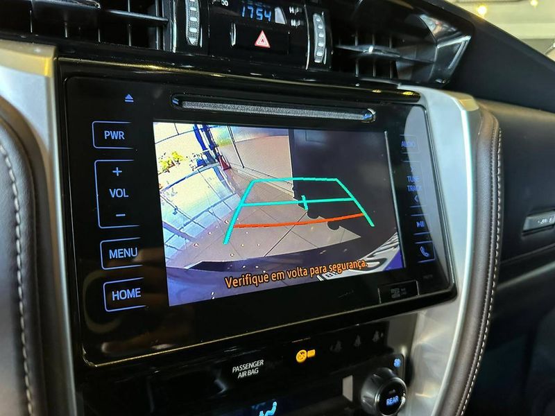 Toyota Hilux SW4 SRX 4×4 2.8 TDI 16V Dies Aut. 2019/2019 CONCEPT MOTORS PASSO FUNDO / Carros no Vale