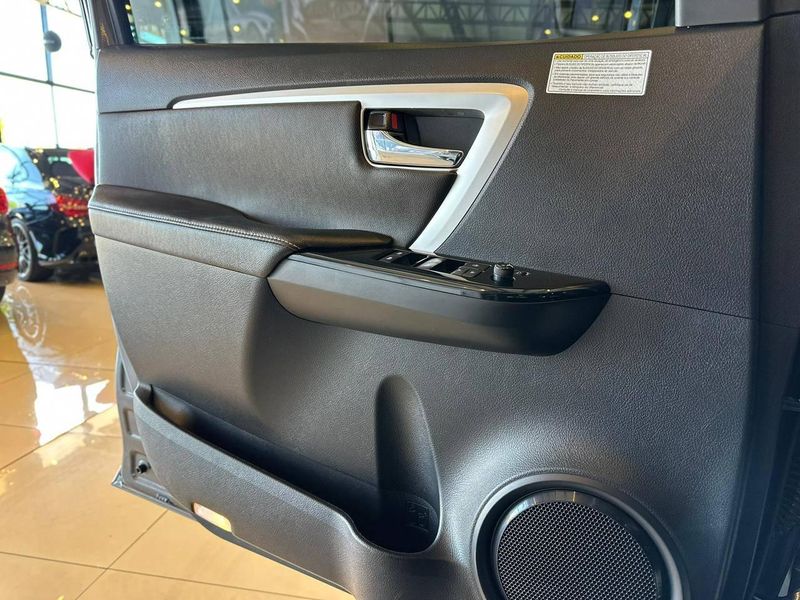 Toyota Hilux SW4 SRX 4×4 2.8 TDI 16V Dies Aut. 2019/2019 CONCEPT MOTORS PASSO FUNDO / Carros no Vale