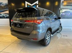 Toyota Hilux SW4 SRX 4×4 2.8 TDI 16V Dies Aut. 2019/2019 CONCEPT MOTORS PASSO FUNDO / Carros no Vale