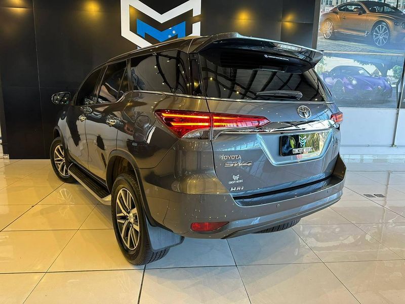 Toyota Hilux SW4 SRX 4×4 2.8 TDI 16V Dies Aut. 2019/2019 CONCEPT MOTORS PASSO FUNDO / Carros no Vale