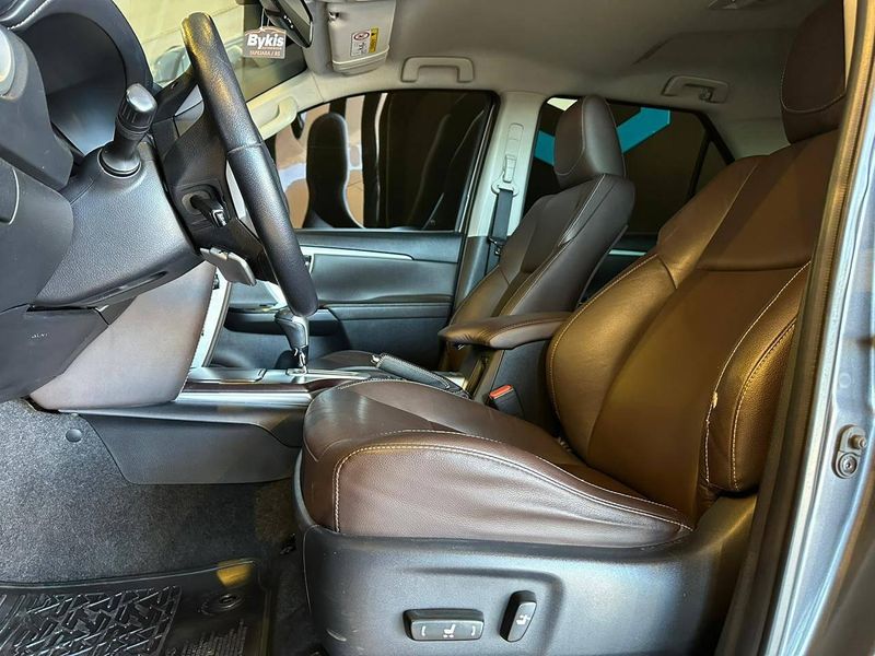 Toyota Hilux SW4 SRX 4×4 2.8 TDI 16V Dies Aut. 2019/2019 CONCEPT MOTORS PASSO FUNDO / Carros no Vale