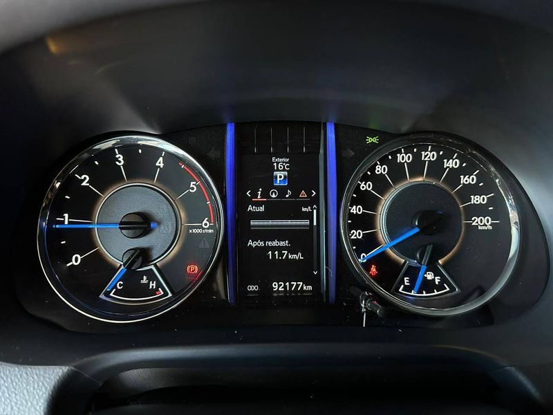 Toyota Hilux SW4 SRX 4×4 2.8 TDI 16V Dies Aut. 2019/2019 CONCEPT MOTORS PASSO FUNDO / Carros no Vale