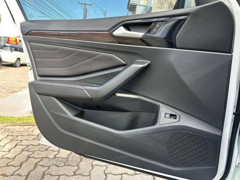 Volkswagen Jetta GLI 350 TSI 2.0 16V 4p Aut. 2024/2024 CONCEPT MOTORS PASSO FUNDO / Carros no Vale