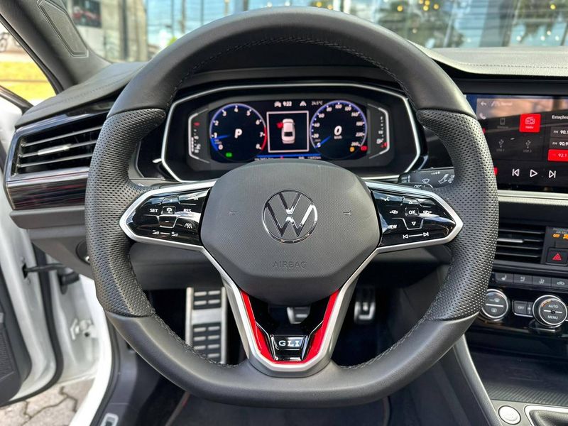 Volkswagen Jetta GLI 350 TSI 2.0 16V 4p Aut. 2024/2024 CONCEPT MOTORS PASSO FUNDO / Carros no Vale
