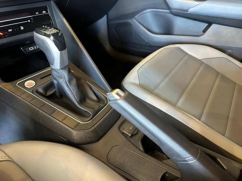 Volkswagen Nivus Highline 1.0 200 TSI Flex Aut. 2024/2024 CONCEPT MOTORS PASSO FUNDO / Carros no Vale