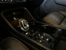 Volvo XC40 T-5 INSCRIPTION 1.5 FWD (HÃ­brido) 2021/2022 CONCEPT MOTORS PASSO FUNDO / Carros no Vale