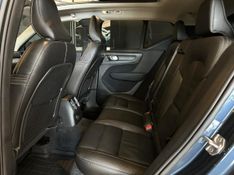 Volvo XC40 T-5 INSCRIPTION 1.5 FWD (HÃ­brido) 2021/2022 CONCEPT MOTORS PASSO FUNDO / Carros no Vale