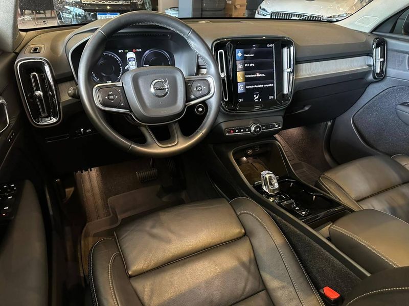 Volvo XC40 T-5 INSCRIPTION 1.5 FWD (HÃ­brido) 2021/2022 CONCEPT MOTORS PASSO FUNDO / Carros no Vale