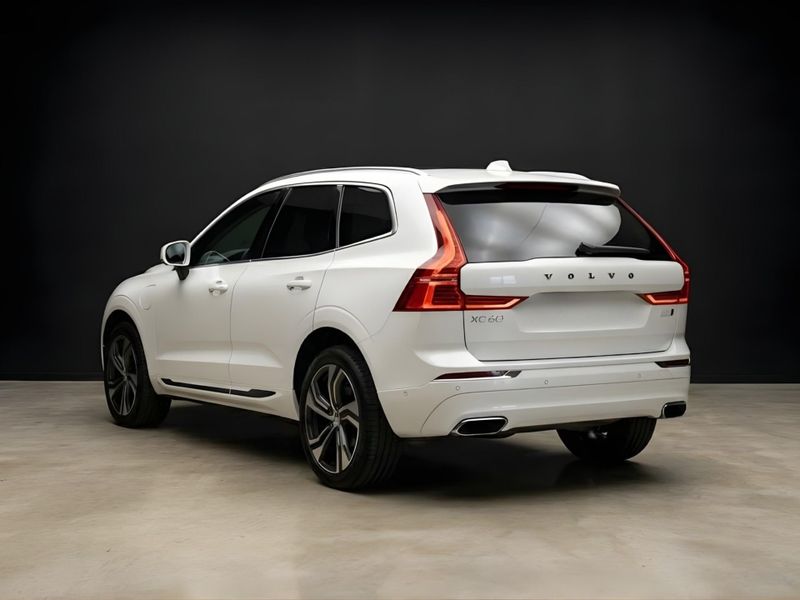 Volvo XC60 T-8 Plus 2.0 AWD (HÃ­brido) 2023/2023 CONCEPT MOTORS PASSO FUNDO / Carros no Vale