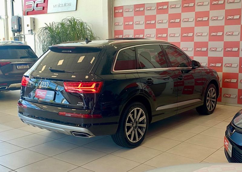 Audi Q7 3.0 V6 TDI Quat.Tip Die./Perfor. 2018/2018 PC VEÍCULOS SANTA CRUZ DO SUL / Carros no Vale Audi Q7 3.0 V6 TDI Quat.Tip Die./Perfor. 2018/2018 PC VEÍCULOS SANTA CRUZ DO SUL / Carros no Vale