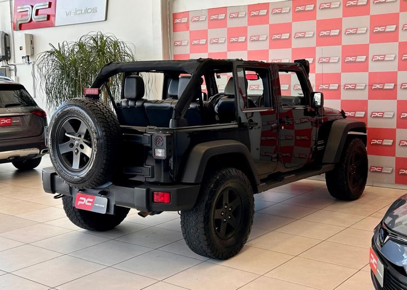 Jeep Wrangler Unlimited Sport 3.6 V6 284cv 2015/2015 PC VEÍCULOS SANTA CRUZ DO SUL / Carros no Vale