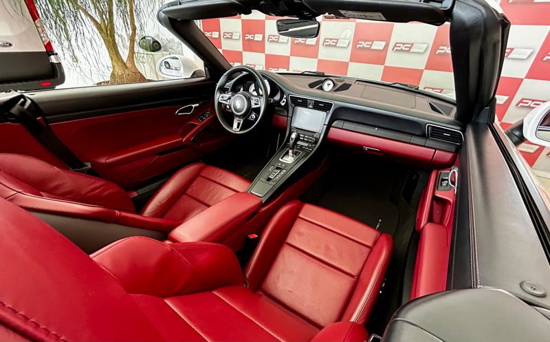Porsche 911 Carrera GTS Cabriolet 3.0 (992) 2018/2018 PC VEÍCULOS SANTA CRUZ DO SUL / Carros no Vale Porsche 911 Carrera GTS Cabriolet 3.0 (992) 2018/2018 PC VEÍCULOS SANTA CRUZ DO SUL / Carros no Vale