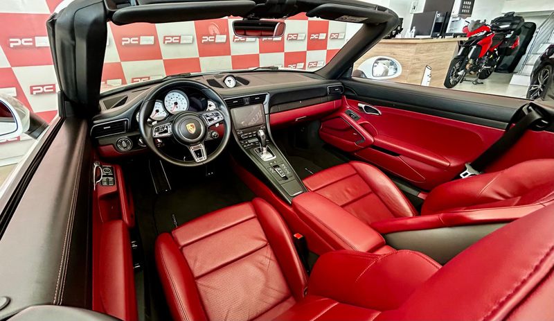 Porsche 911 Carrera GTS Cabriolet 3.0 (992) 2018/2018 PC VEÍCULOS SANTA CRUZ DO SUL / Carros no Vale Porsche 911 Carrera GTS Cabriolet 3.0 (992) 2018/2018 PC VEÍCULOS SANTA CRUZ DO SUL / Carros no Vale