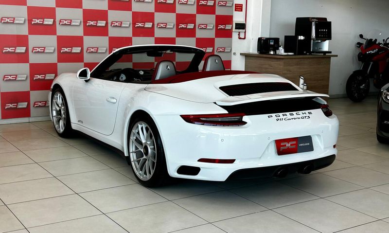 Porsche 911 Carrera GTS Cabriolet 3.0 (992) 2018/2018 PC VEÍCULOS SANTA CRUZ DO SUL / Carros no Vale Porsche 911 Carrera GTS Cabriolet 3.0 (992) 2018/2018 PC VEÍCULOS SANTA CRUZ DO SUL / Carros no Vale