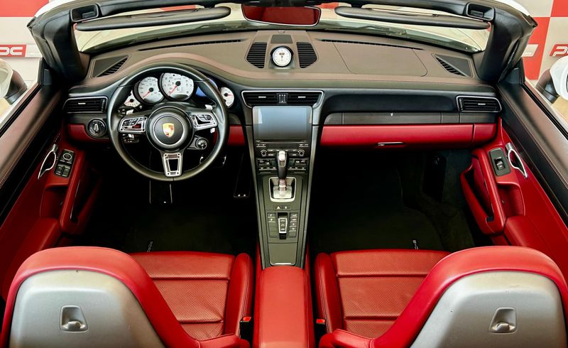 Porsche 911 Carrera GTS Cabriolet 3.0 (992) 2018/2018 PC VEÍCULOS SANTA CRUZ DO SUL / Carros no Vale Porsche 911 Carrera GTS Cabriolet 3.0 (992) 2018/2018 PC VEÍCULOS SANTA CRUZ DO SUL / Carros no Vale