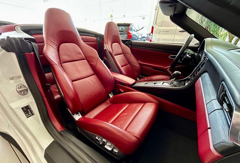 Porsche 911 Carrera GTS Cabriolet 3.0 (992) 2018/2018 PC VEÍCULOS SANTA CRUZ DO SUL / Carros no Vale Porsche 911 Carrera GTS Cabriolet 3.0 (992) 2018/2018 PC VEÍCULOS SANTA CRUZ DO SUL / Carros no Vale