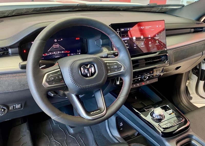 RAM RAMPAGE R/T HURRIC 4 2.0 TB CD 4X4 2025/2025 PC VEÍCULOS SANTA CRUZ DO SUL / Carros no Vale