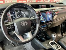 Toyota Hilux CD SRX 4×4 2.8 TDI 16V 2022/2023 PC VEÍCULOS SANTA CRUZ DO SUL / Carros no Vale