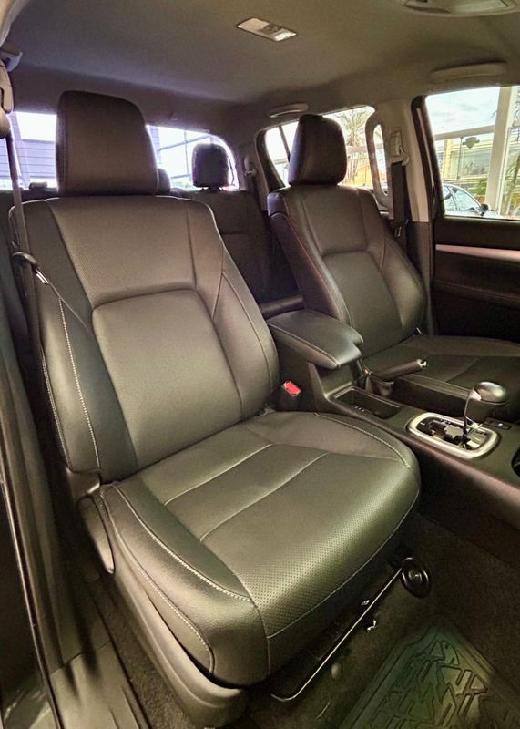 Toyota Hilux CD SRX 4×4 2.8 TDI 16V 2022/2023 PC VEÍCULOS SANTA CRUZ DO SUL / Carros no Vale Toyota Hilux CD SRX 4×4 2.8 TDI 16V 2022/2023 PC VEÍCULOS SANTA CRUZ DO SUL / Carros no Vale