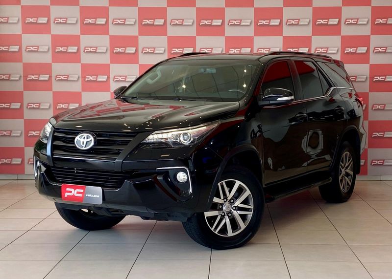 Toyota Hilux SW4 SRX 4×4 2.8 TDI 16V Dies 2017/2017 PC VEÍCULOS SANTA CRUZ DO SUL / Carros no Vale
