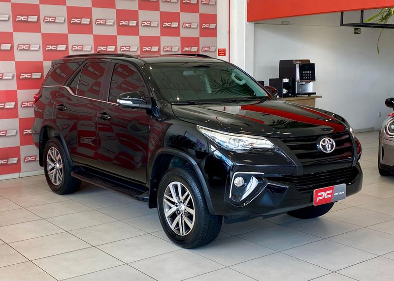 Toyota Hilux SW4 SRX 4×4 2.8 TDI 16V Dies 2017/2017 PC VEÍCULOS SANTA CRUZ DO SUL / Carros no Vale