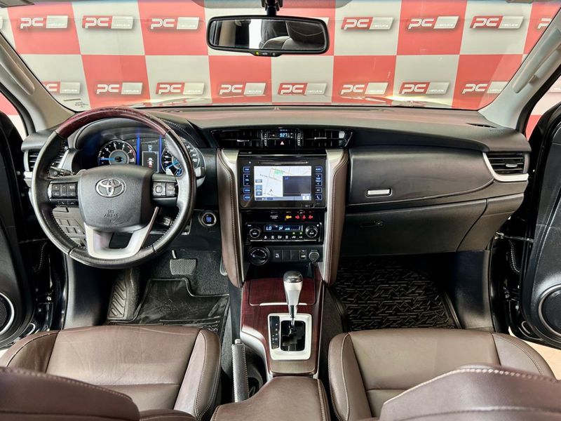 Toyota Hilux SW4 SRX 4×4 2.8 TDI 16V Dies 2018/2019 PC VEÍCULOS SANTA CRUZ DO SUL / Carros no Vale