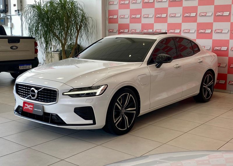 Volvo S60 T-8 R-DESIGN 2.0 407cv (Híbrido) 2019/2020 PC VEÍCULOS SANTA CRUZ DO SUL / Carros no Vale