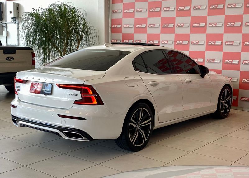 Volvo S60 T-8 R-DESIGN 2.0 407cv (Híbrido) 2019/2020 PC VEÍCULOS SANTA CRUZ DO SUL / Carros no Vale