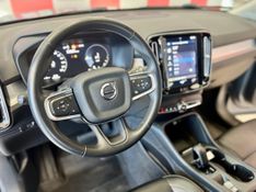 Volvo XC 40 T-5 INSC EXPRE 1.5 FWD (Híbrido) 2021/2022 PC VEÍCULOS SANTA CRUZ DO SUL / Carros no Vale