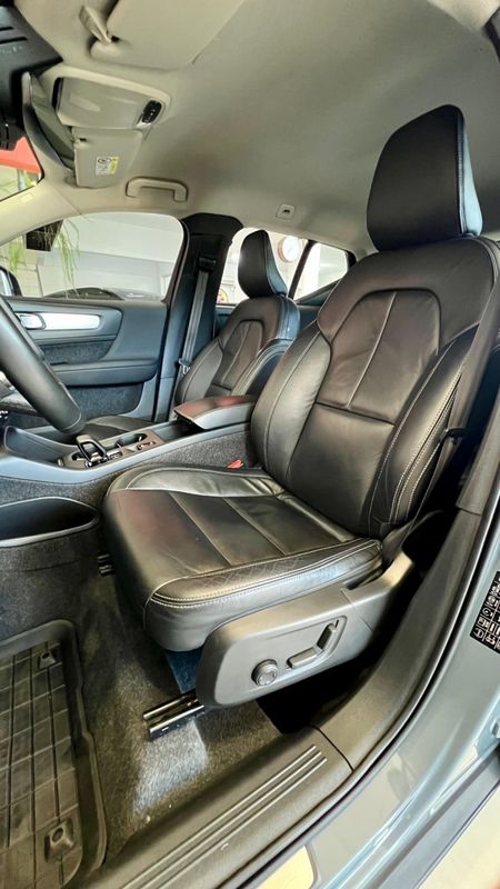 Volvo XC 40 T-5 INSC EXPRE 1.5 FWD (Híbrido) 2021/2022 PC VEÍCULOS SANTA CRUZ DO SUL / Carros no Vale