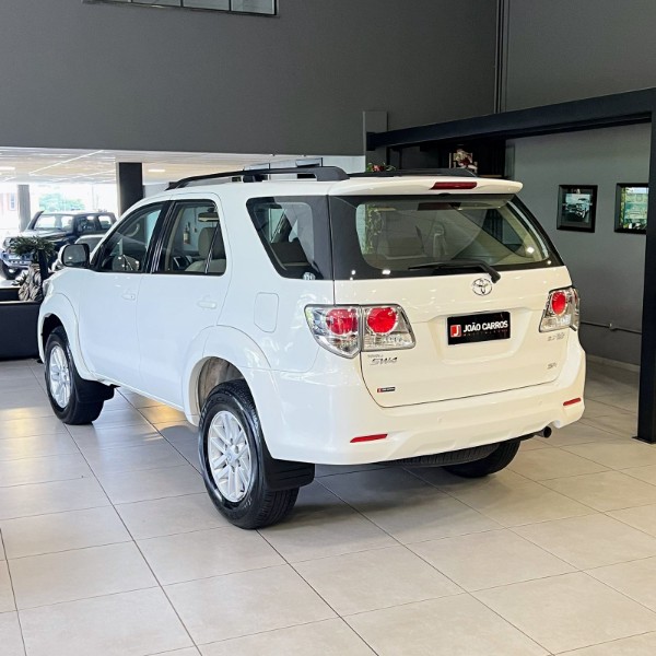 TOYOTA HILUX SW4 2.7 SR 4X2 16V FLEX 4P AUTOMÁTICO 2014/2014 JOÃO CARROS MULTIMARCAS GUAPORÉ / Carros no Vale