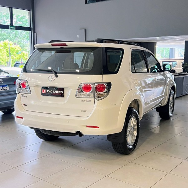 TOYOTA HILUX SW4 2.7 SR 4X2 16V FLEX 4P AUTOMÁTICO 2014/2014 JOÃO CARROS MULTIMARCAS GUAPORÉ / Carros no Vale