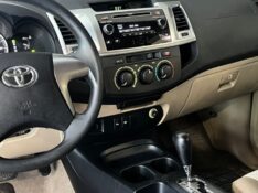 TOYOTA HILUX SW4 2.7 SR 4X2 16V FLEX 4P AUTOMÁTICO 2014/2014 JOÃO CARROS MULTIMARCAS GUAPORÉ / Carros no Vale