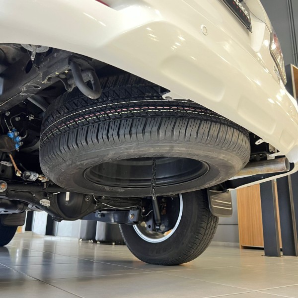 TOYOTA HILUX SW4 2.7 SR 4X2 16V FLEX 4P AUTOMÁTICO 2014/2014 JOÃO CARROS MULTIMARCAS GUAPORÉ / Carros no Vale