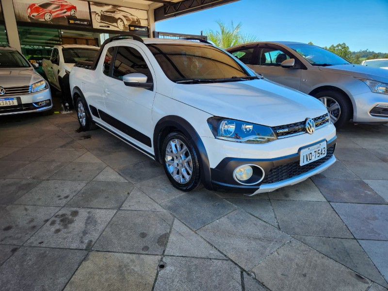 VOLKSWAGEN SAVEIRO CROSS 1.6 CE 2014/2015 TS VEÍCULOS ANTA GORDA / Carros no Vale