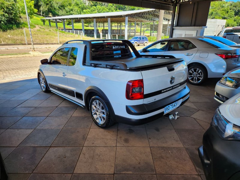 VOLKSWAGEN SAVEIRO CROSS 1.6 CE 2014/2015 TS VEÍCULOS ANTA GORDA / Carros no Vale