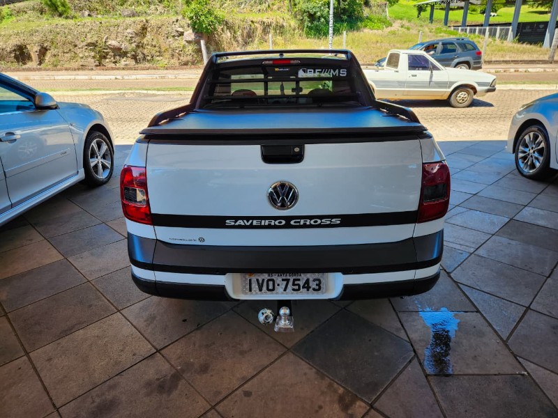 VOLKSWAGEN SAVEIRO CROSS 1.6 CE 2014/2015 TS VEÍCULOS ANTA GORDA / Carros no Vale