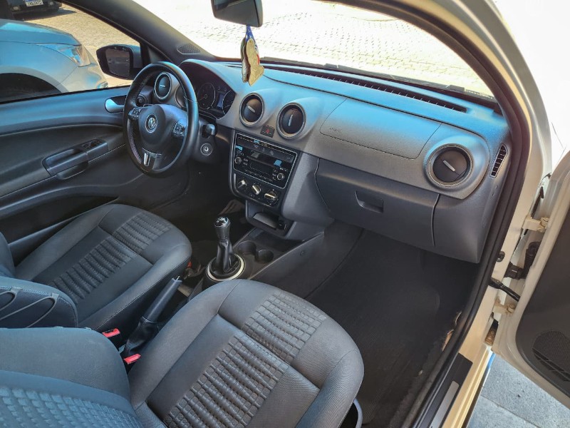 VOLKSWAGEN SAVEIRO CROSS 1.6 CE 2014/2015 TS VEÍCULOS ANTA GORDA / Carros no Vale