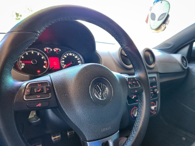 VOLKSWAGEN SAVEIRO CROSS 1.6 CE 2014/2015 TS VEÍCULOS ANTA GORDA / Carros no Vale