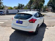FORD FOCUS FASTBACK SE/SE PLUS 2.0 2016/2016 LS MULTIMARCAS VENÂNCIO AIRES / Carros no Vale