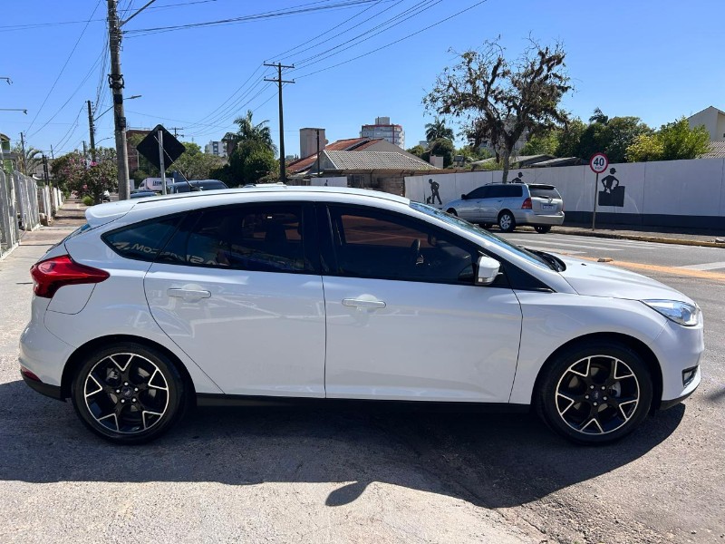 FORD FOCUS FASTBACK SE/SE PLUS 2.0 2016/2016 LS MULTIMARCAS VENÂNCIO AIRES / Carros no Vale FORD FOCUS FASTBACK SE/SE PLUS 2.0 2016/2016 LS MULTIMARCAS VENÂNCIO AIRES / Carros no Vale