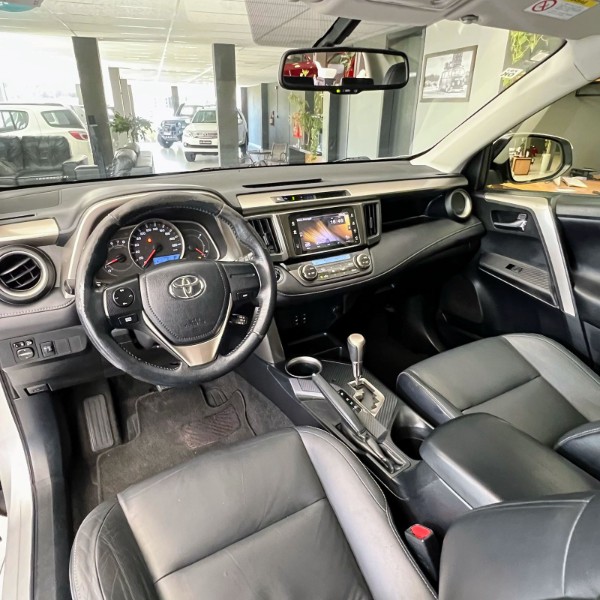 TOYOTA RAV4 2.0 4X4 16V 2014/2014 JOÃO CARROS MULTIMARCAS GUAPORÉ / Carros no Vale