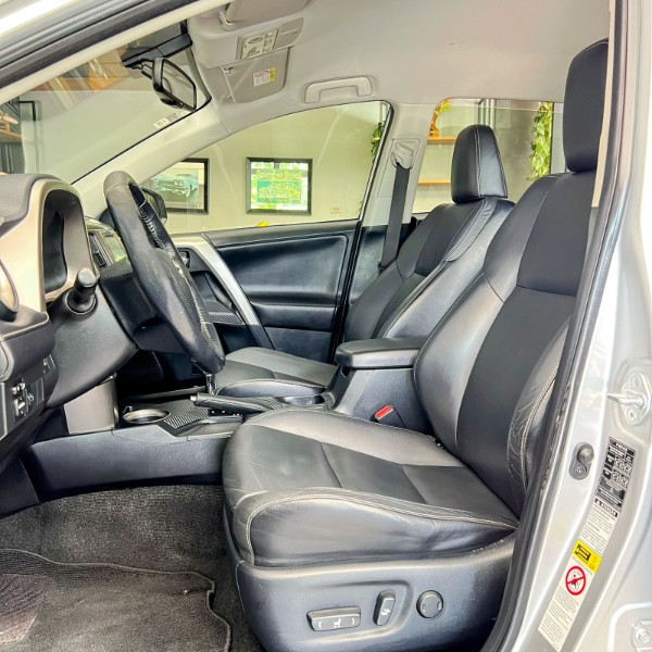 TOYOTA RAV4 2.0 4X4 16V 2014/2014 JOÃO CARROS MULTIMARCAS GUAPORÉ / Carros no Vale