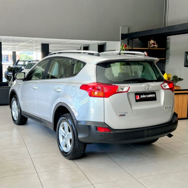 TOYOTA RAV4 2.0 4X4 16V 2014/2014 JOÃO CARROS MULTIMARCAS GUAPORÉ / Carros no Vale