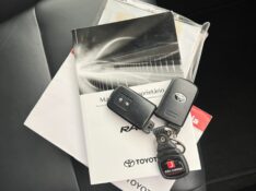 TOYOTA RAV4 2.0 4X4 16V 2014/2014 JOÃO CARROS MULTIMARCAS GUAPORÉ / Carros no Vale