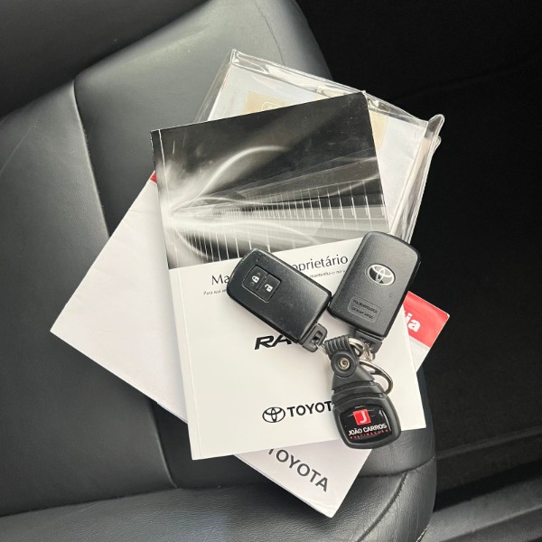 TOYOTA RAV4 2.0 4X4 16V 2014/2014 JOÃO CARROS MULTIMARCAS GUAPORÉ / Carros no Vale