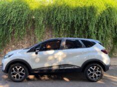 RENAULT CAPTUR ZEN 1.6 2017/2018 ESTAÇÃO DO CARRO ESTRELA / Carros no Vale