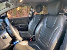 RENAULT CAPTUR ZEN 1.6 2017/2018 ESTAÇÃO DO CARRO ESTRELA / Carros no Vale